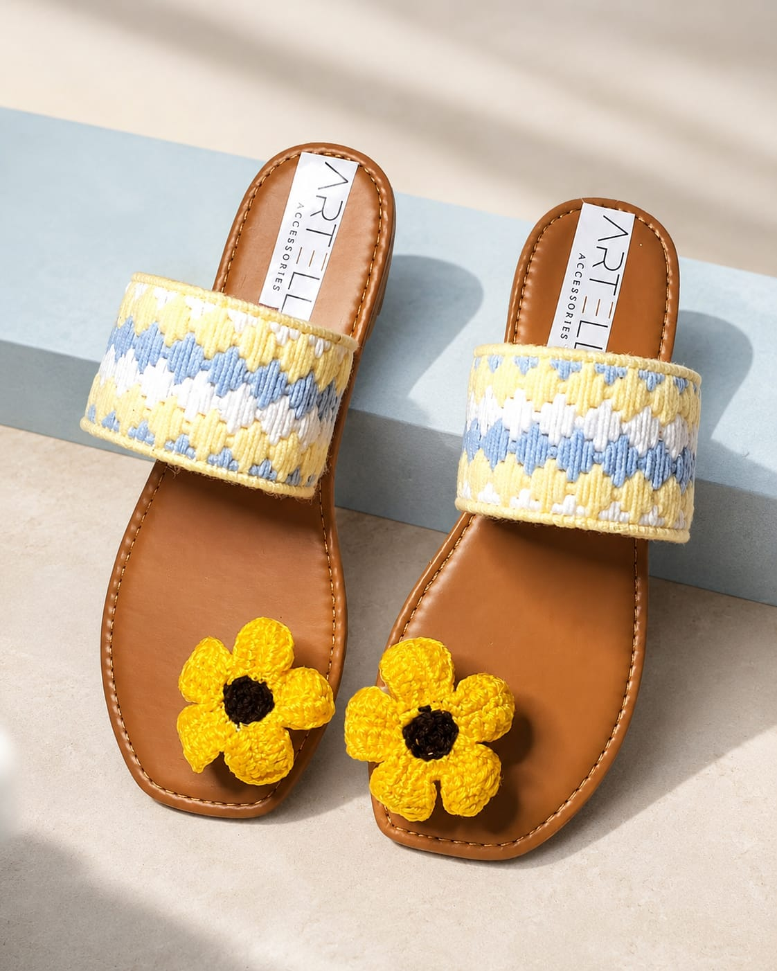Sandalias con detalles de girasol de Art_Elle